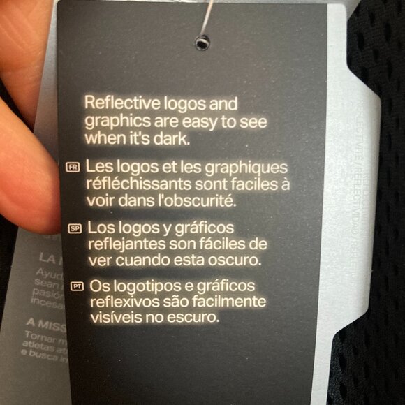 Womens Under Armour Fitted Running Jacket - NWT - Picture 9 of 16